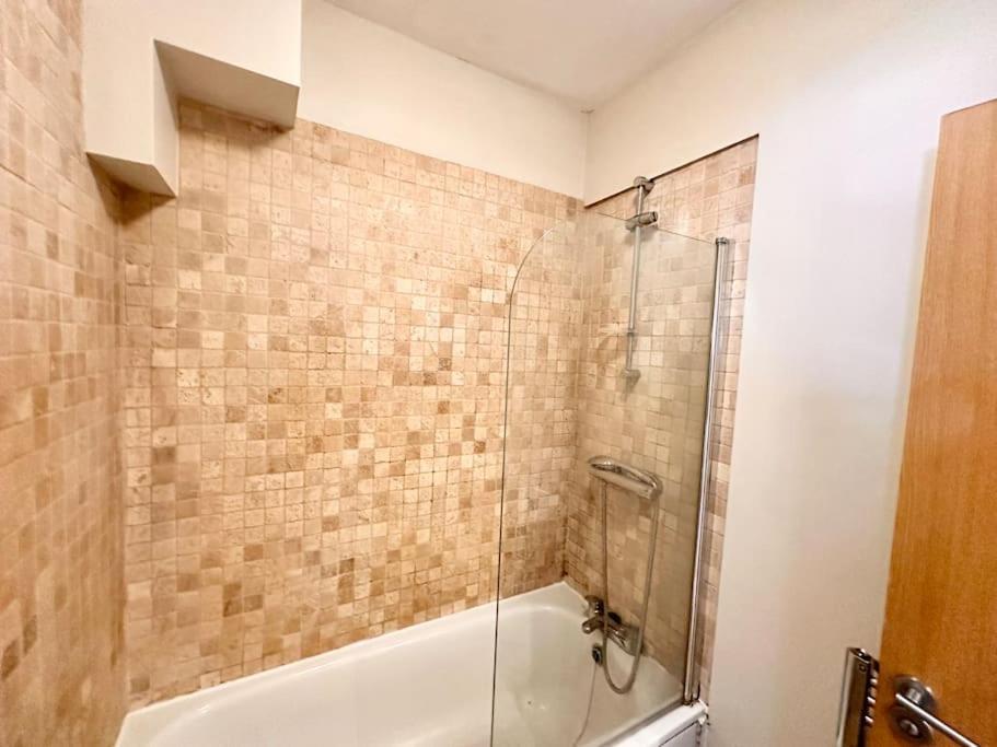 לונדון 2 Bedroom Apartment In Se13 מראה חיצוני תמונה